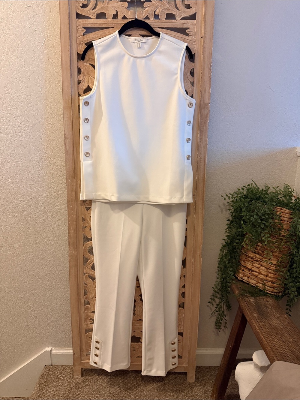 Haver + Blair White Gold button Flare set size - S